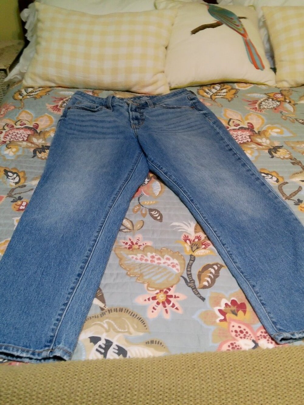 OLD NAVY SIZE 6 HIGHRISE OG STRAIGHT GOOD CONDITION